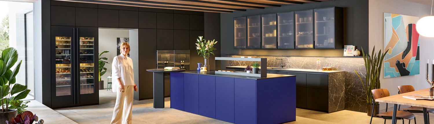 Selecting Textiles and Soft Furnishings for a Warm Kitchen